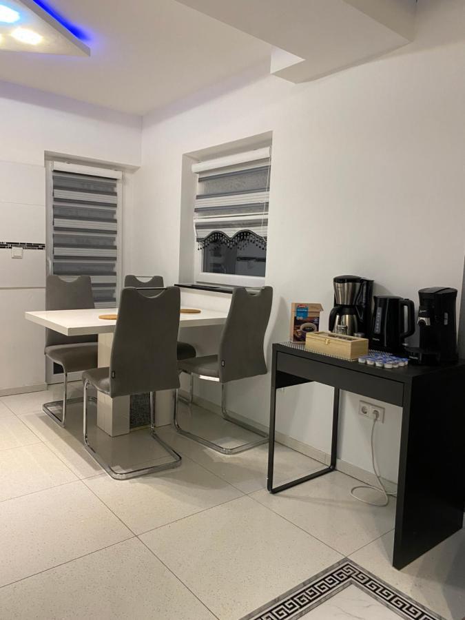 Aparts House - Balkon-Wifi-Kitchen Essen Exteriör bild