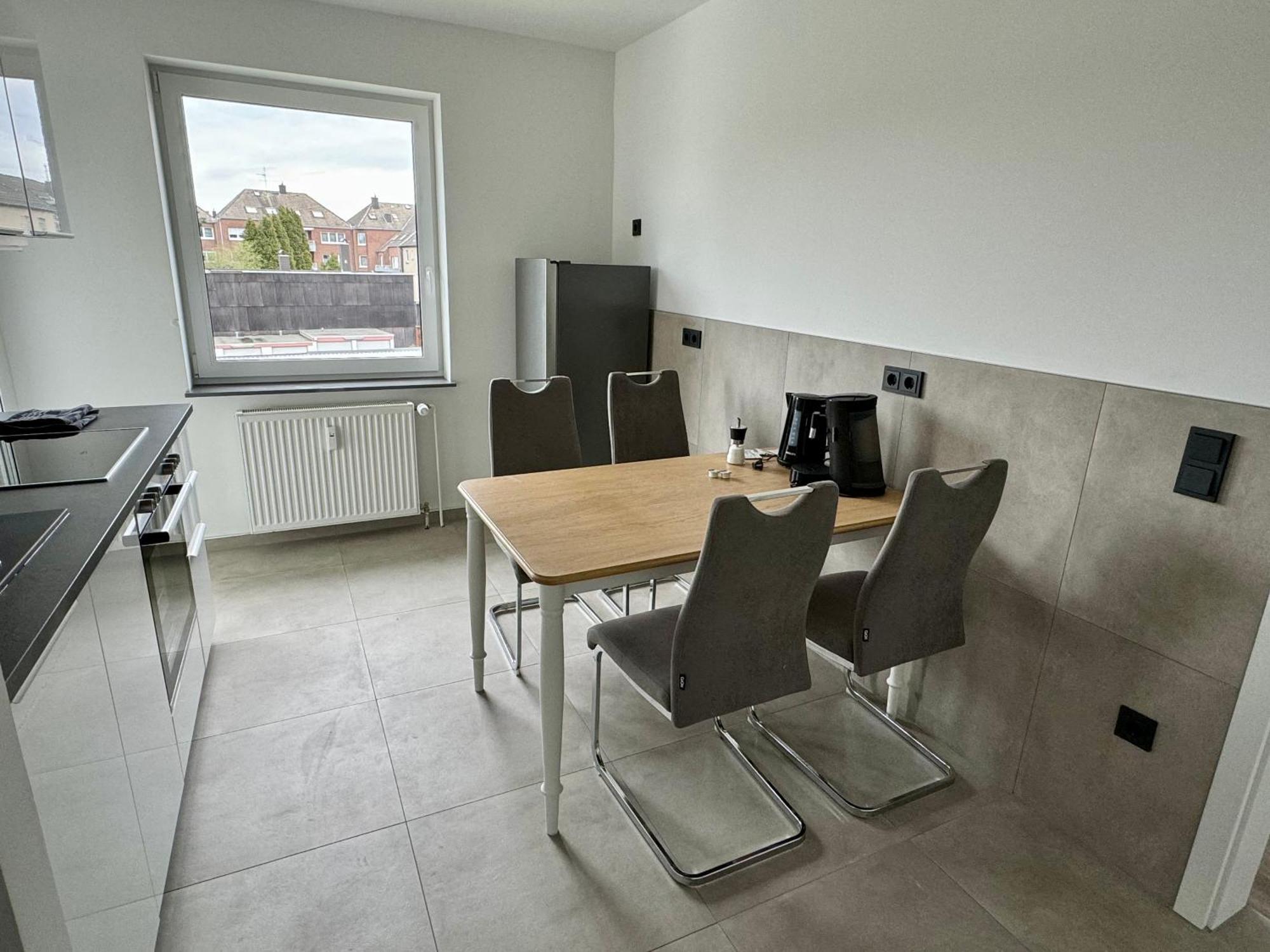Aparts House - Balkon-Wifi-Kitchen Essen Exteriör bild